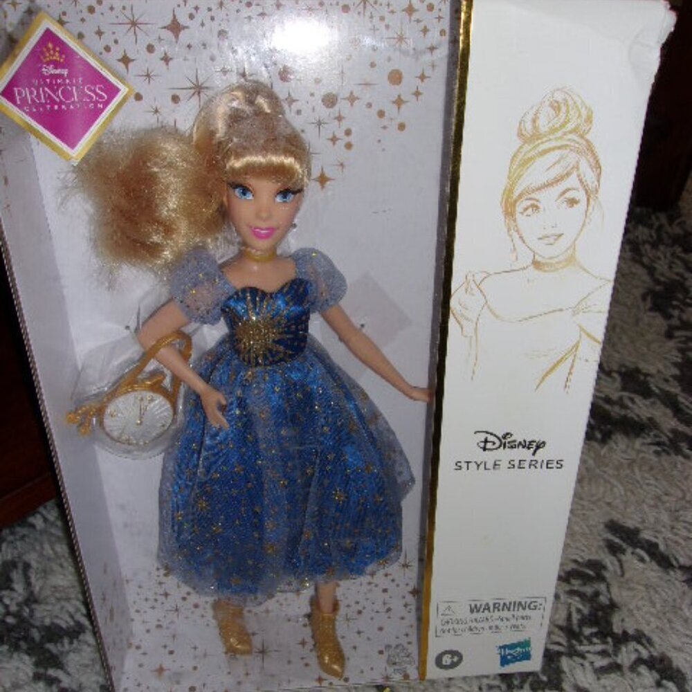 Disney Princess Style Series 11 Ultimate Princess Celebration Cinderella